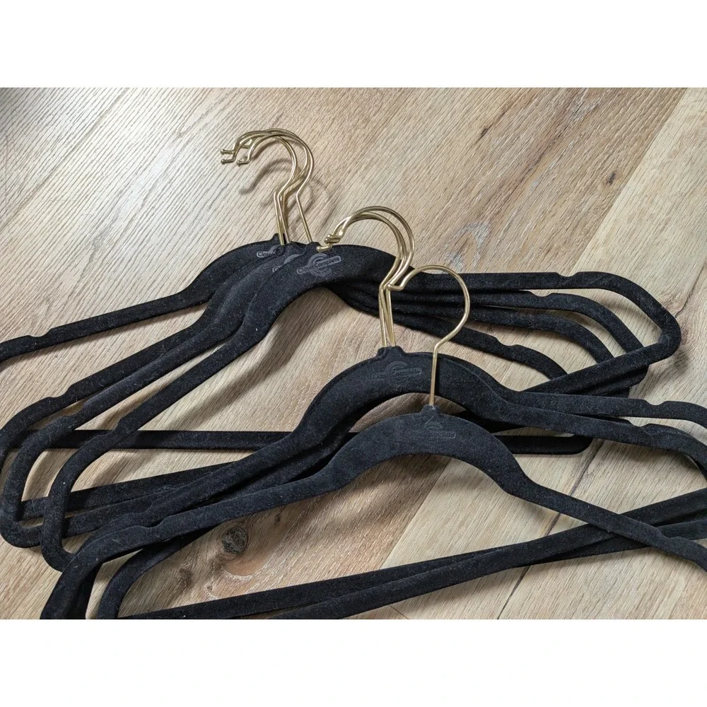 8 Closet Complete Huggable Hangers for Shirts & Pants, BLACK w/ Gold Hook